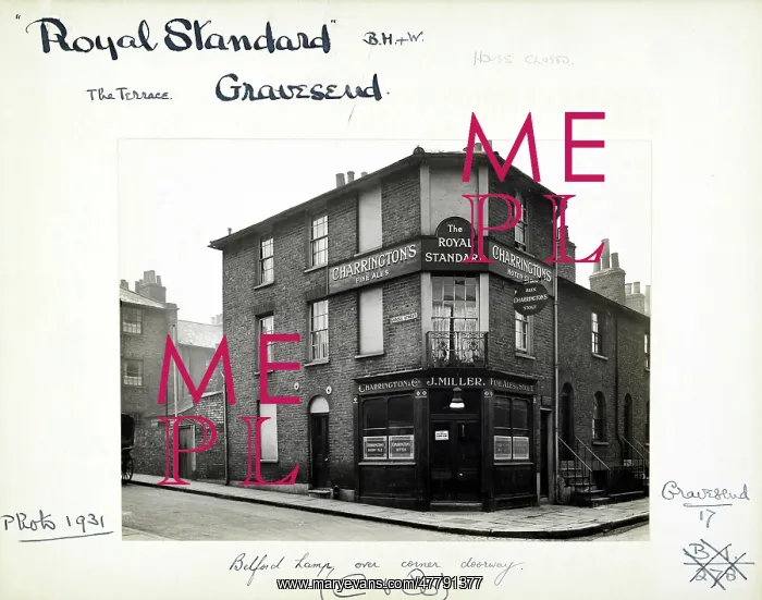: Photograph of Royal Standard PH, Gravesend, Kent : Photograph of Royal Standard PH, Gravesend, Kent