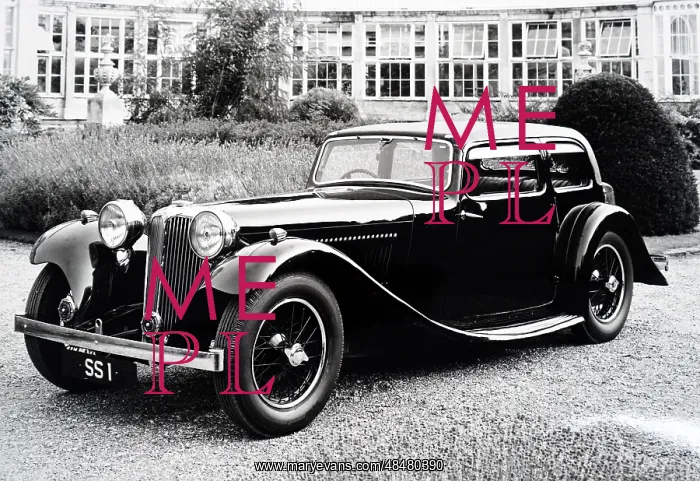 : A photograph of an SS Jaguar 100 : A photograph of an SS Jaguar 100
