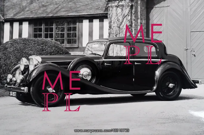 : A photograph of an SS Jaguar 100 : A photograph of an SS Jaguar 100