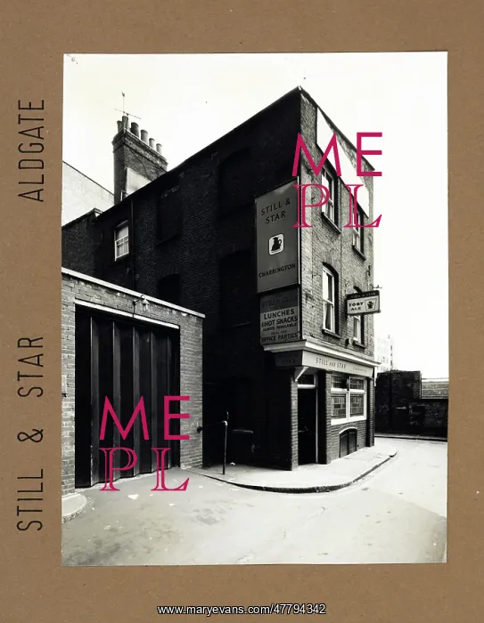 : Photograph of Still & Star PH, Aldgate, London : Photograph of Still & Star PH, Aldgate, London