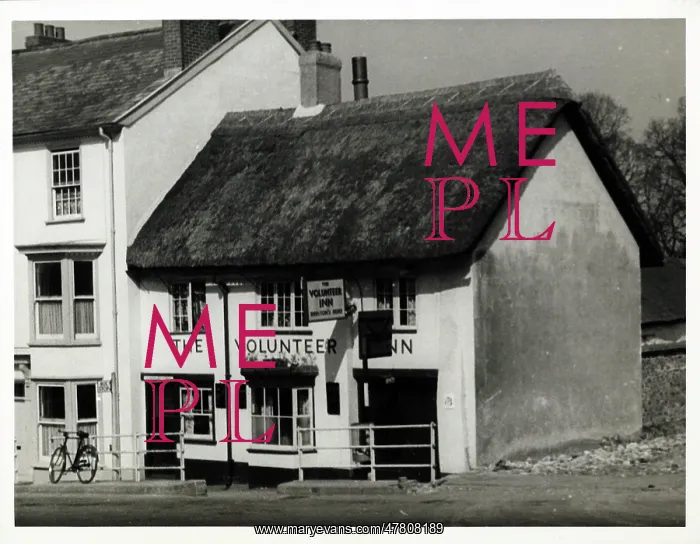 : Photograph of Volunteer Inn, Honiton, Devon : Photograph of Volunteer Inn, Honiton, Devon