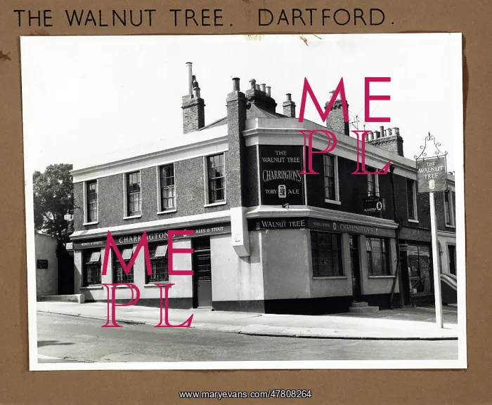 : Photograph of Walnut Tree PH, Dartford, Kent : Photograph of Walnut Tree PH, Dartford, Kent