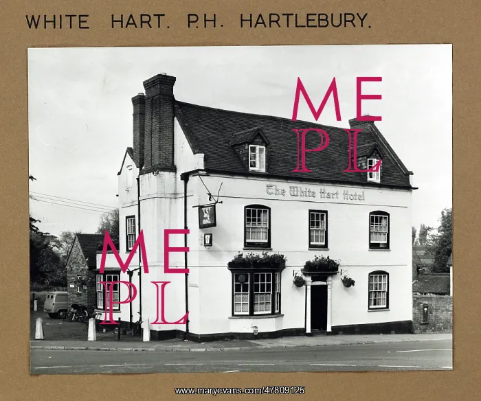 : Photograph of White Hart Hotel, Hartlebury, Worcestershire : Photograph of White Hart Hotel, Hartlebury, Worcestershire