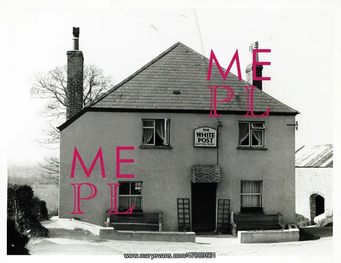 : Photograph of White Post PH, Yeovil, Somerset : Photograph of White Post PH, Yeovil, Somerset