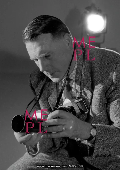: Photographer with two cameras : Photographer with two cameras