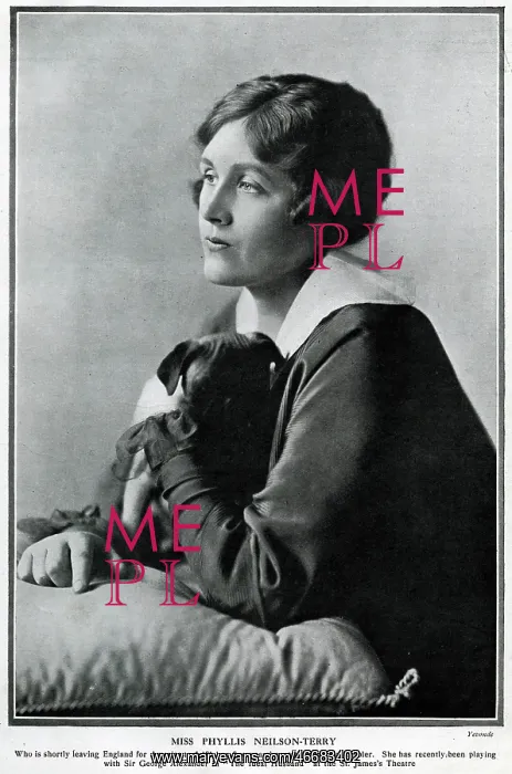 : Phyllis Neilson-Terry, actress, with dog : Phyllis Neilson-Terry, actress, with dog