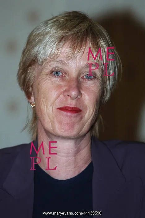  : Phyllis Starkey MP