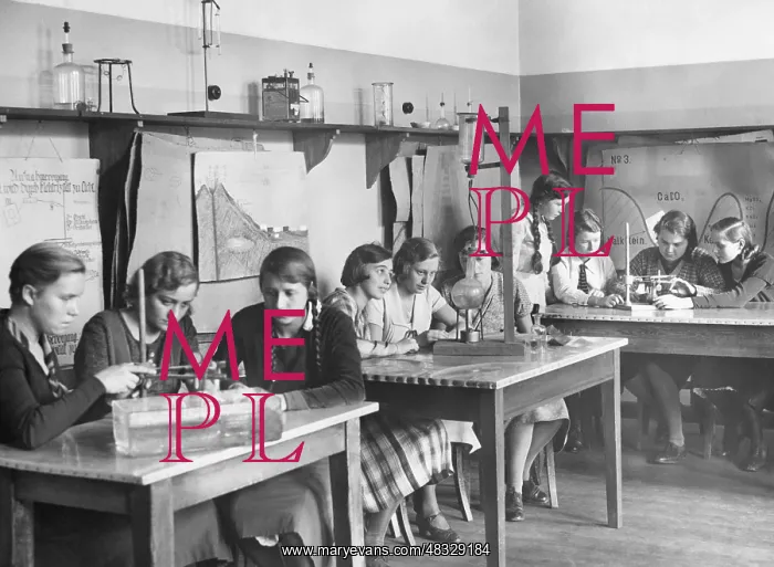: Physics lessons, 1932 : Physics lessons, 1932