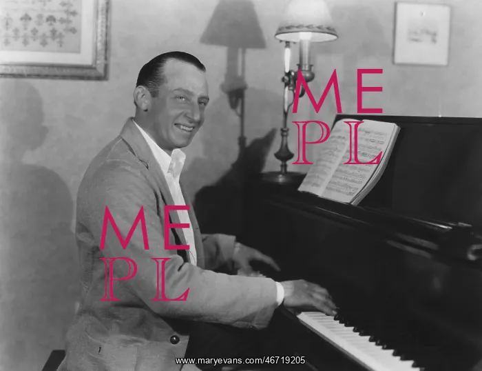 : Piano player : Piano player