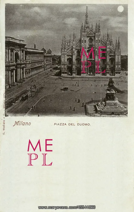  : Piazza del Duomo - Milan, Italy