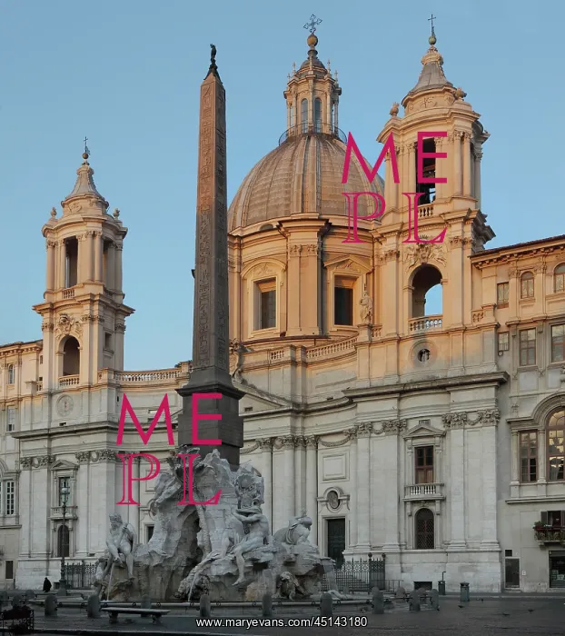 : Piazza Navona at dawn, Rome, Italy : Piazza Navona at dawn, Rome, Italy