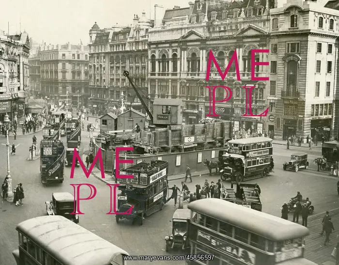 : PICCADILLY CIRCUS 1928 : PICCADILLY CIRCUS 1928