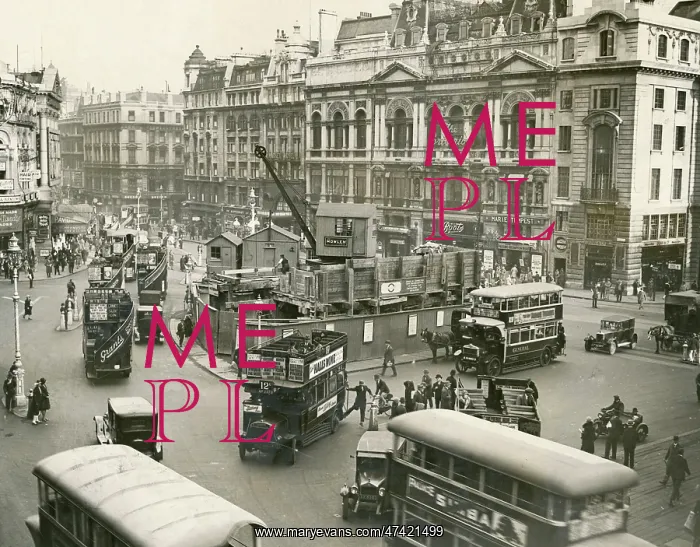 : PICCADILLY CIRCUS 1928 : PICCADILLY CIRCUS 1928