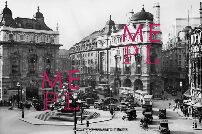 : Piccadilly Circus, 1937 : Piccadilly Circus, 1937