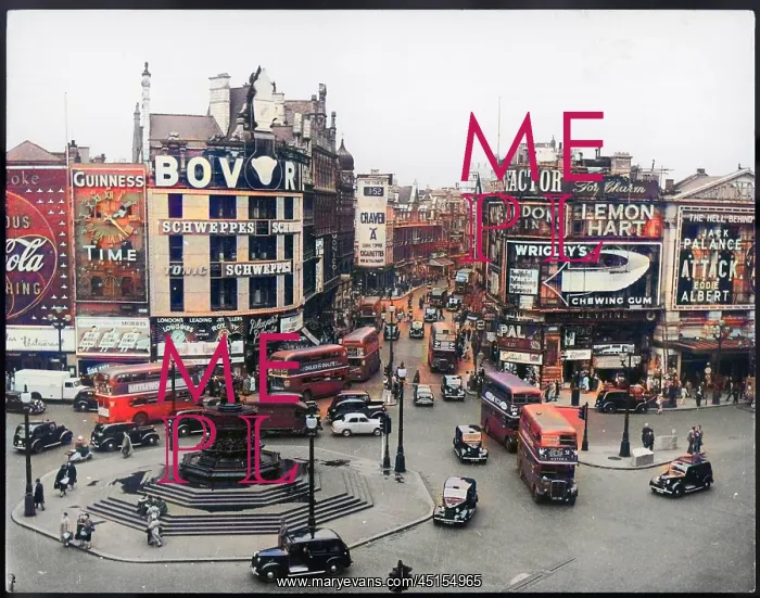  : PICCADILLY CIRCUS 1950S