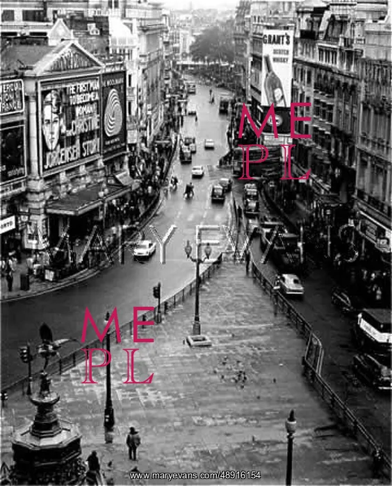 : PICCADILLY CIRCUS 1970 : PICCADILLY CIRCUS 1970