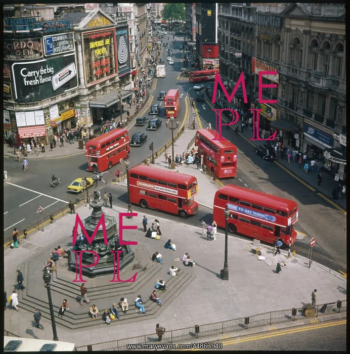 : PICCADILLY CIRCUS : PICCADILLY CIRCUS