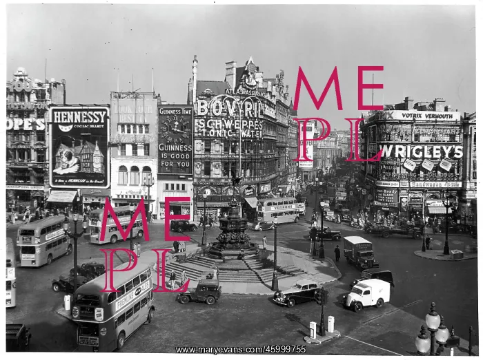 : Piccadilly Circus, London, 1952 : Piccadilly Circus, London, 1952