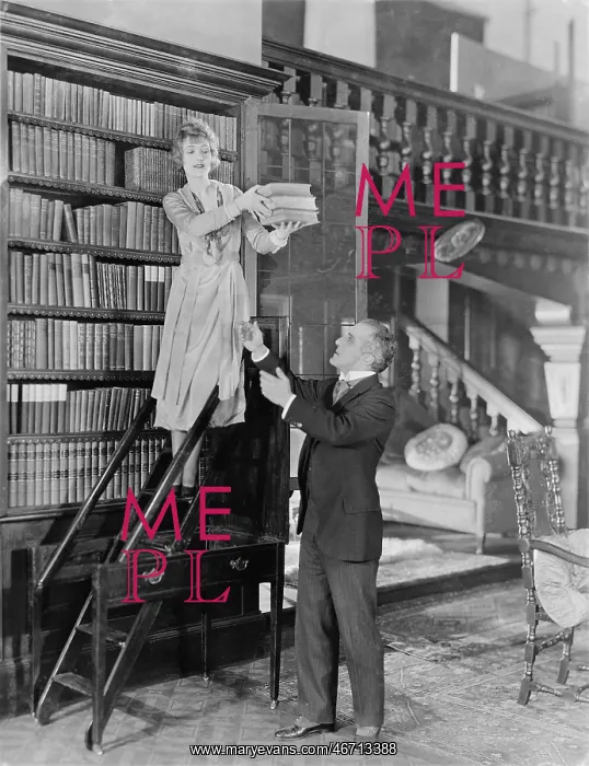 : Picking out books : Picking out books
