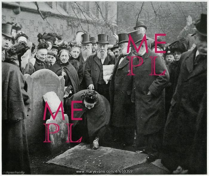 : Picking up sixpences at Smithfield 1902 : Picking up sixpences at Smithfield 1902