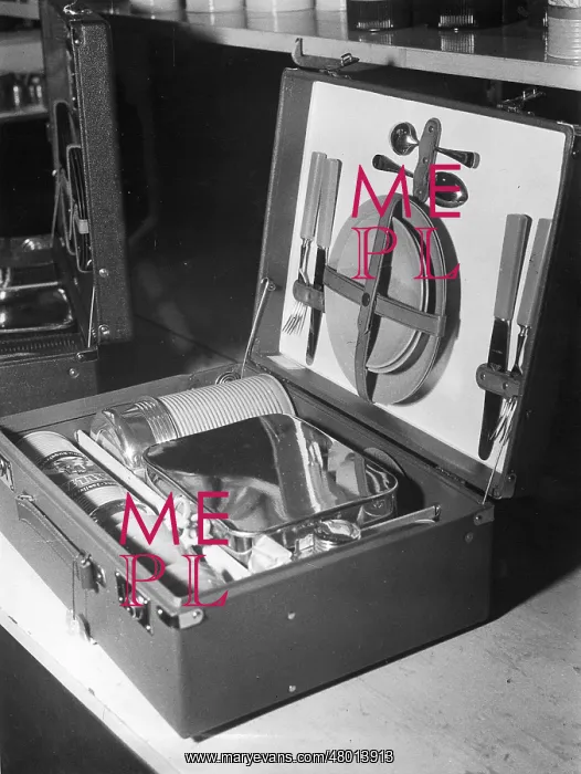  : Picnic basket, 1938