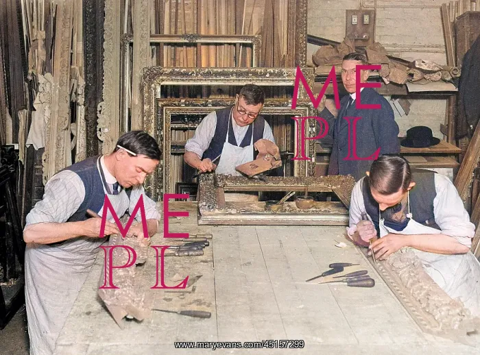 : PICTURE FRAMERS : PICTURE FRAMERS