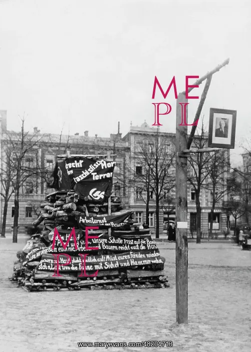 : A picture of Lenin hanging from the gallows, 1933 : A picture of Lenin hanging from the gallows, 1933