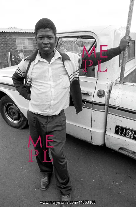 : Take me a picture request : Take me a picture request