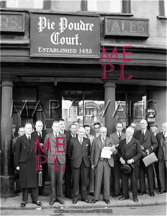 : PIE POUDRE COURT : PIE POUDRE COURT