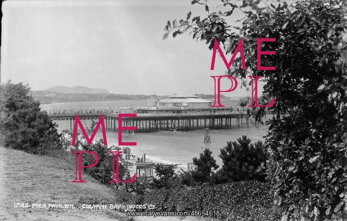 : Pier Pavilion at Colwyn Bay : Pier Pavilion at Colwyn Bay