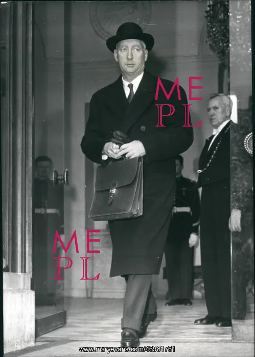 : Pierre Messmer leaving Elysee Palace, Paris : Pierre Messmer leaving Elysee Palace, Paris
