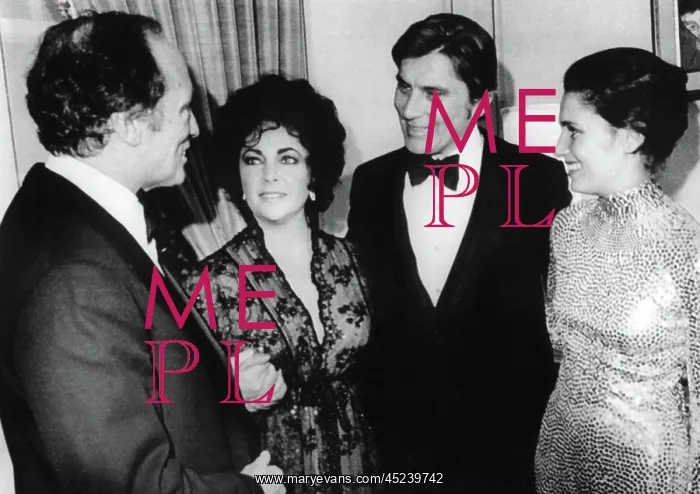 : PIERRE TRUDEAU, ELIZABETH TAYLOR, JOHN WARNER, ? : PIERRE TRUDEAU, ELIZABETH TAYLOR, JOHN WARNER, ?