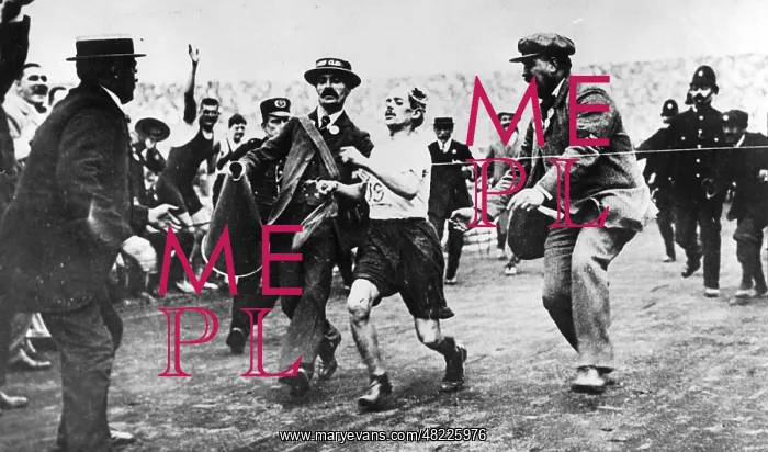 : Pietri Dorando during marathon at the olympic games, 1908 : Pietri Dorando during marathon at the olympic games, 1908