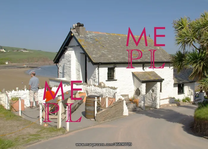 : The Pilchard Inn, Burgh Island, South Devon : The Pilchard Inn, Burgh Island, South Devon