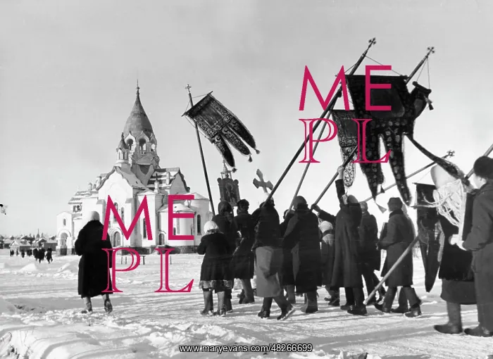 : Pilgrimage in Pskov, 1940s : Pilgrimage in Pskov, 1940s
