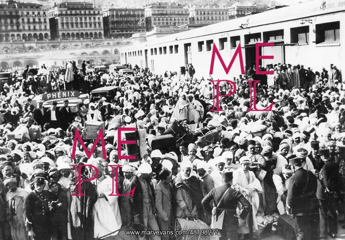: Pilgrims in Algiers, 1932 : Pilgrims in Algiers, 1932