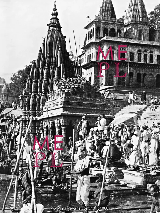 : Pilgrims bathe in the Ganges, 1927 : Pilgrims bathe in the Ganges, 1927