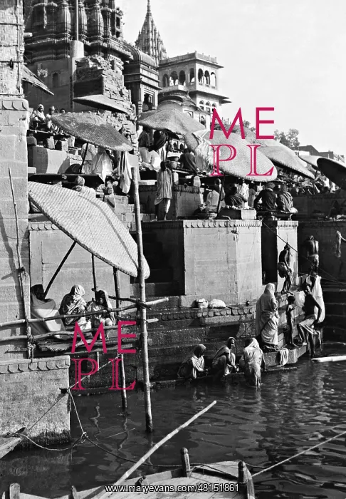 : Pilgrims bathing in the Ganges : Pilgrims bathing in the Ganges