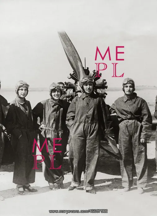 : Pilots. Four young Spanish women pilots of the flight women school on the : Pilots. Four young Spanish women pilots of the flight women school on the