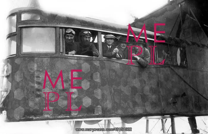 : Pilots and passengers in a Gotha IV, 1919 : Pilots and passengers in a Gotha IV, 1919