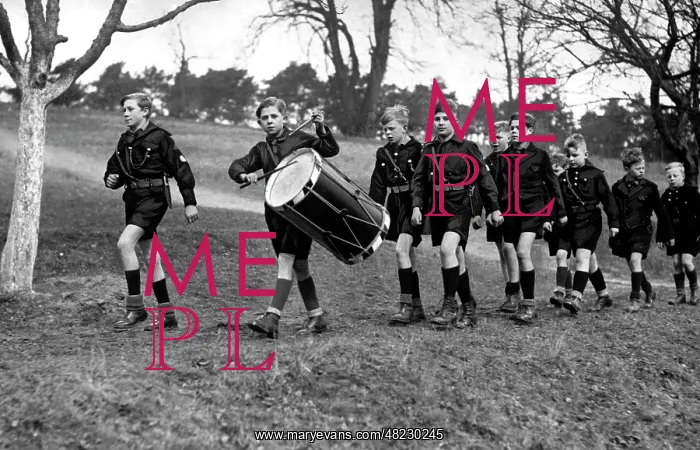 : Pimpfs while marching, 1935 : Pimpfs while marching, 1935