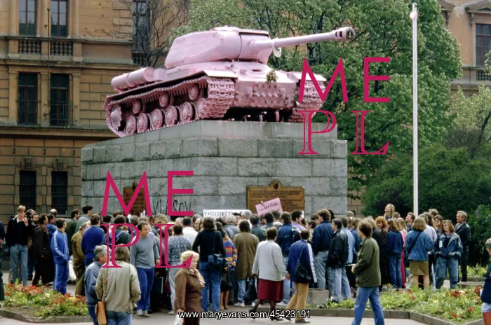 : Pink tank commemorating liberation of Prague : Pink tank commemorating liberation of Prague