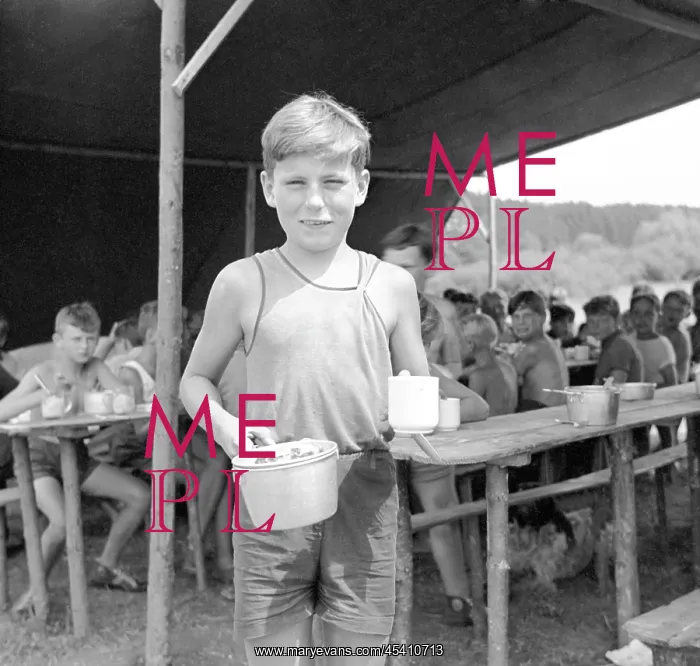 : Pioneer camp : Pioneer camp