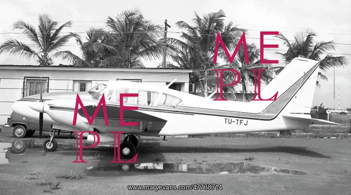 : Piper Aztec TU-TFJ : Piper Aztec TU-TFJ