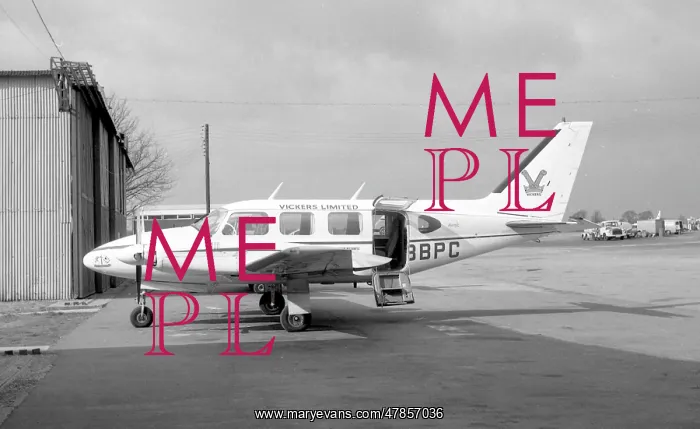 : Piper Navajo G-BBPC : Piper Navajo G-BBPC