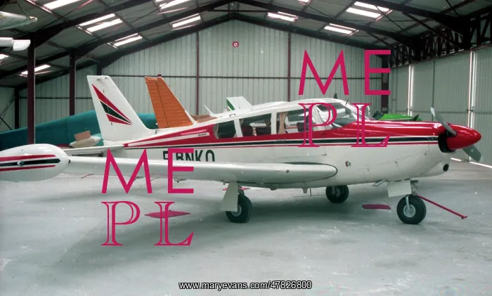 : Piper PA-24 Comanche F-BNKO : Piper PA-24 Comanche F-BNKO