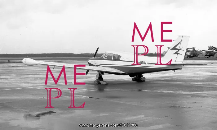 : Piper PA-24 Comanche G-ARIN : Piper PA-24 Comanche G-ARIN