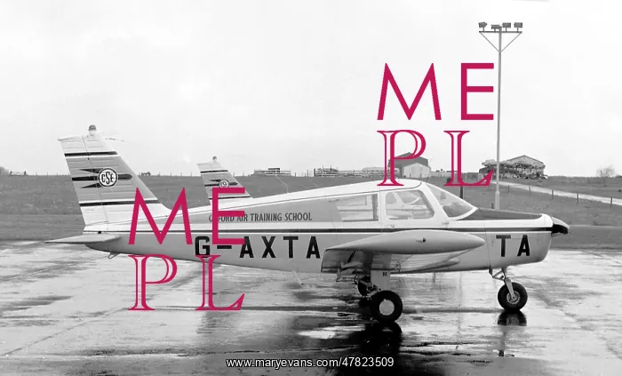 : Piper PA-28 Cherokee G-AXTA : Piper PA-28 Cherokee G-AXTA
