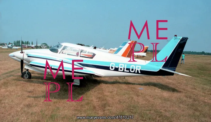 : Piper PA-30 Twin Comanche : Piper PA-30 Twin Comanche