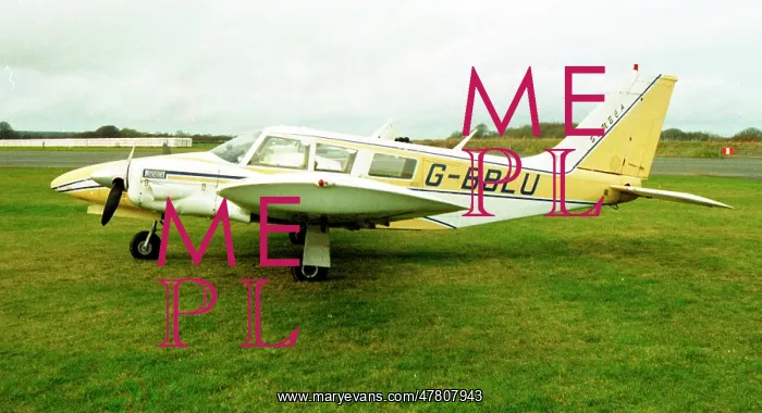 : Piper PA-34 Seneca G-BBLU : Piper PA-34 Seneca G-BBLU